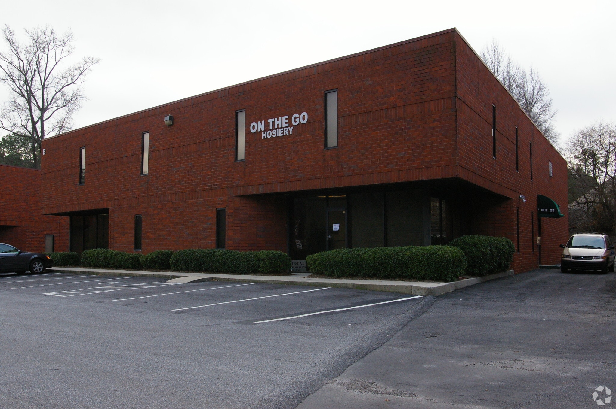 4264 Winters Chapel Rd, Atlanta, GA for lease Building Photo- Image 1 of 4