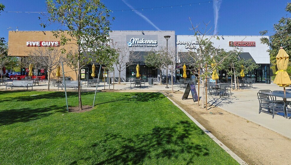 8420-8440 Balboa Blvd, Northridge, CA à vendre - Photo du bâtiment - Image 2 de 9