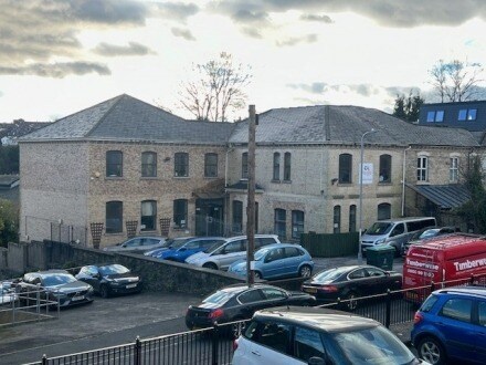 3 Gold Tops, Newport à louer - Photo du bâtiment - Image 3 de 8