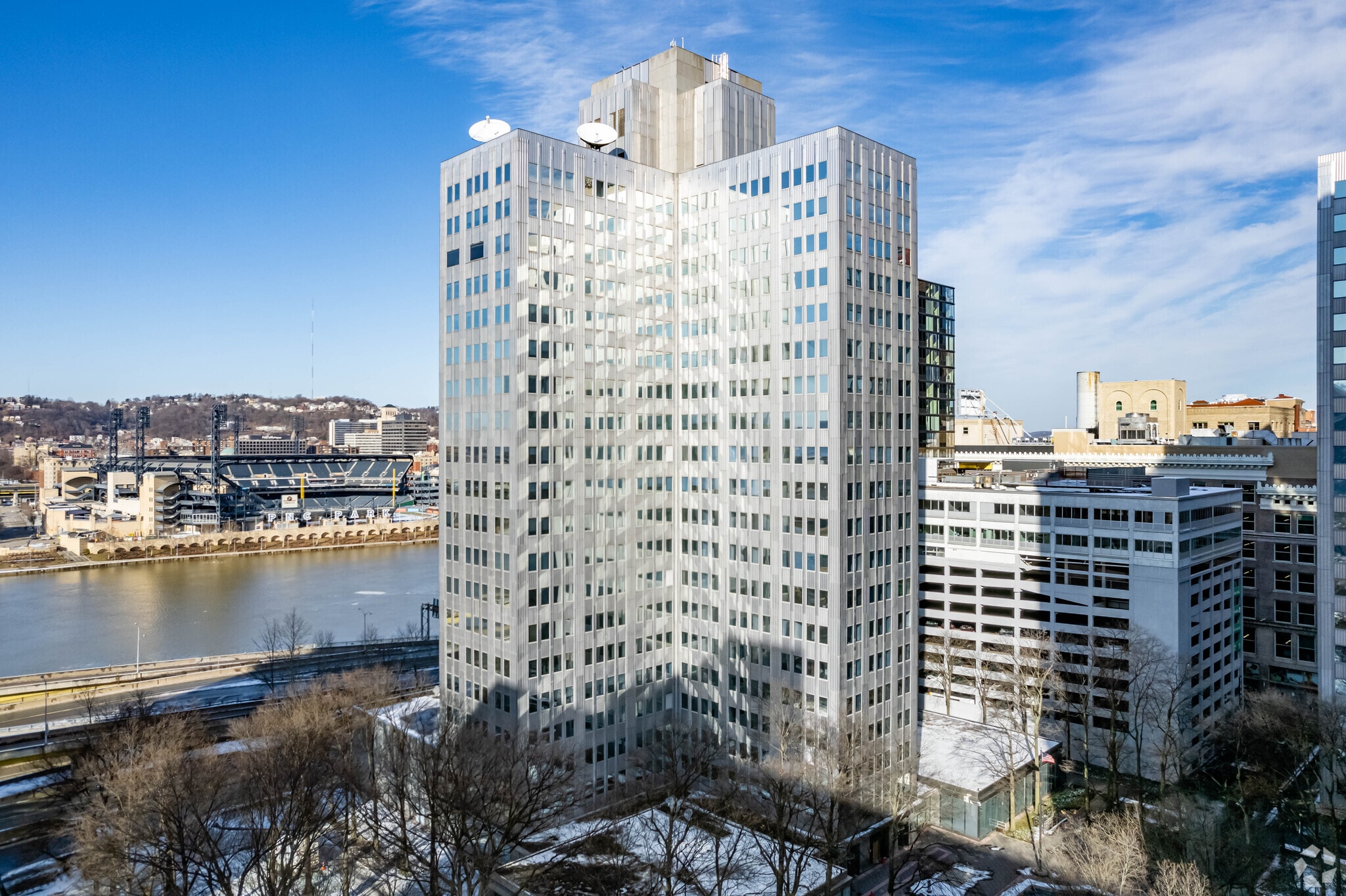 420 Fort Duquesne Blvd, Pittsburgh, PA for lease Primary Photo- Image 1 of 10