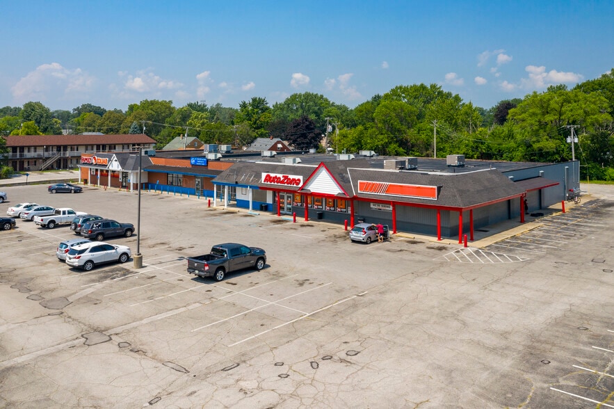 2936-2944 W Sylvania Ave, Toledo, OH for lease - Building Photo - Image 1 of 8