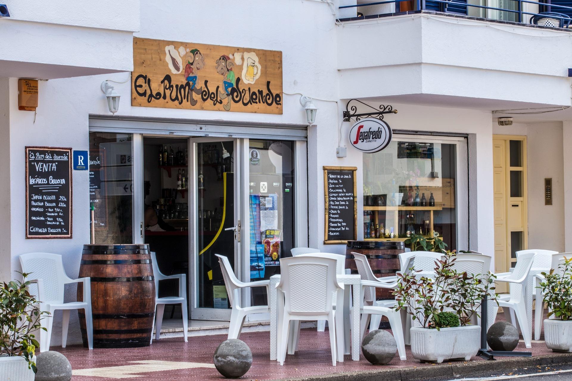 Retail in El Port de la Selva, Gerona for lease Primary Photo- Image 1 of 2