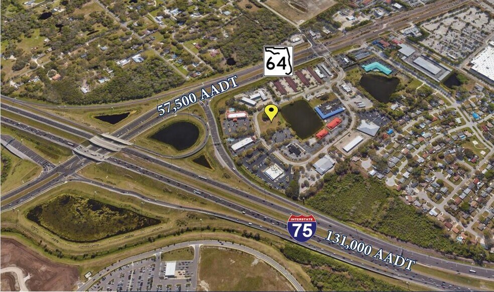 647 67th Street Cir E, Bradenton, FL à vendre - Photo du bâtiment - Image 2 de 6