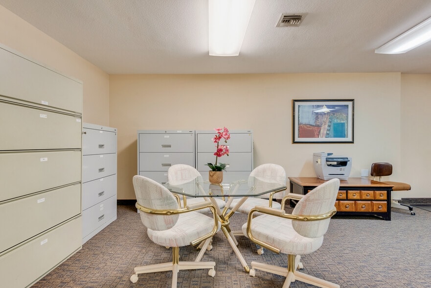 901 Waterfall Way, Richardson, TX for lease - Interior Photo - Image 3 of 4