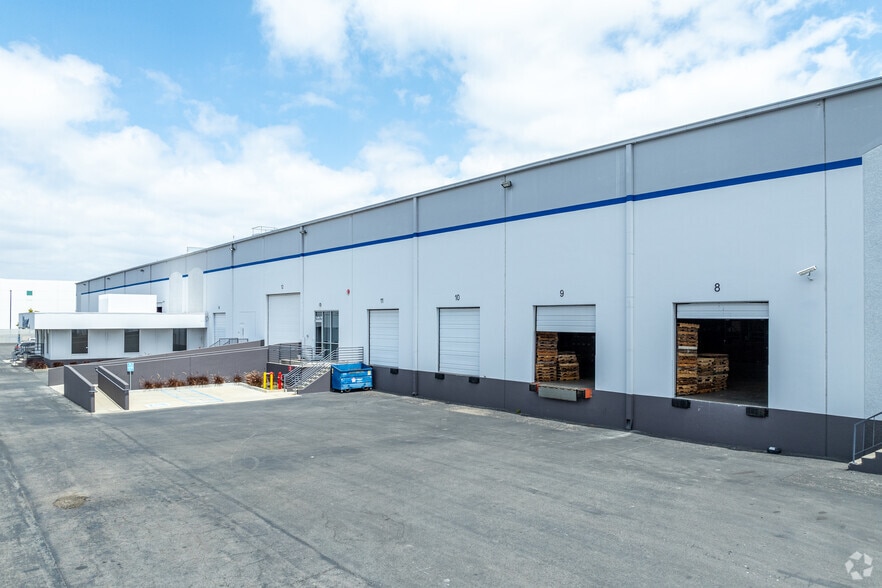 7391 Heil Ave, Huntington Beach, CA for lease - Building Photo - Image 3 of 6