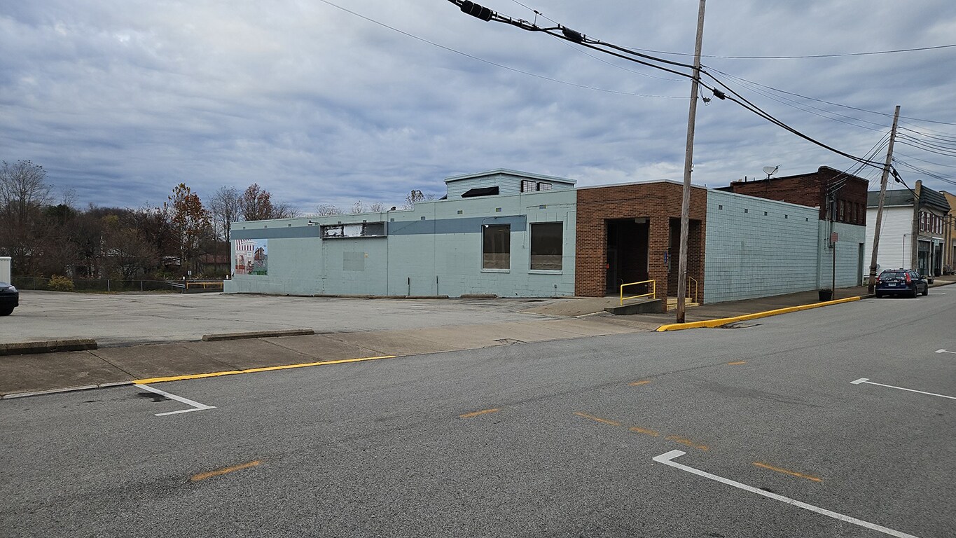 131 E 1st Ave, Derry, PA for lease Primary Photo- Image 1 of 5