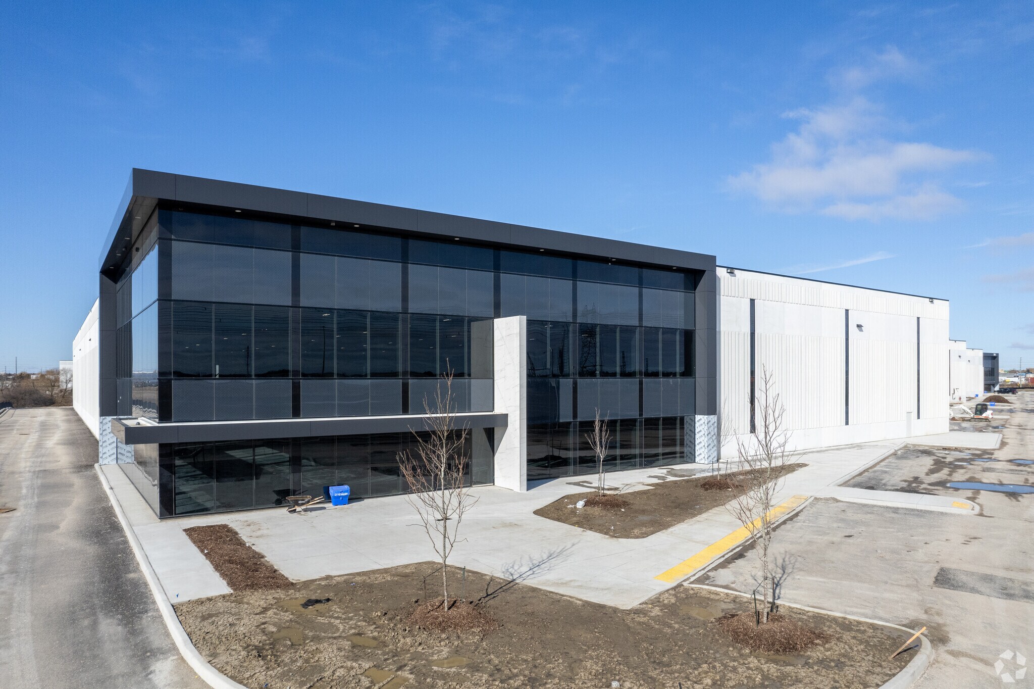 9151 Huntington Rd, Vaughan, ON for lease Primary Photo- Image 1 of 4