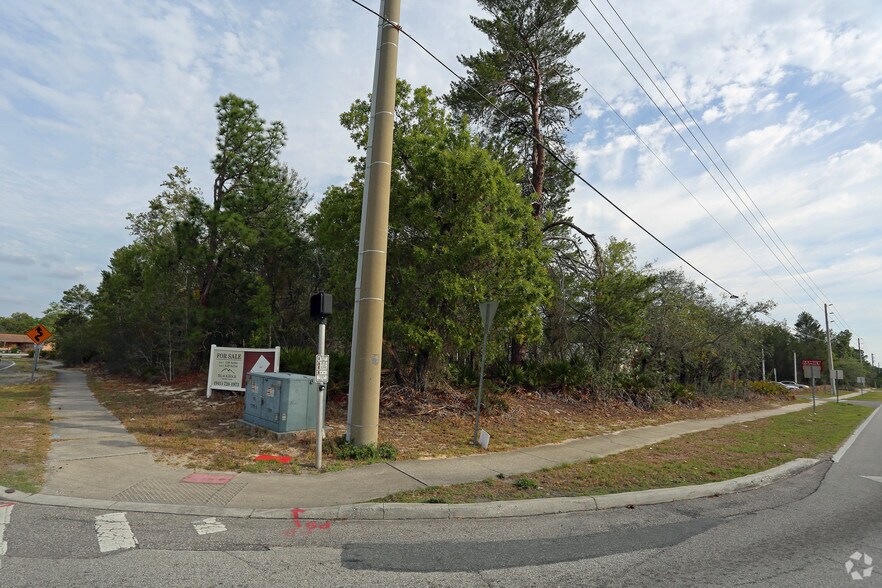 4041 Deltona Blvd, Spring Hill, FL à vendre - Photo du bâtiment - Image 2 de 5