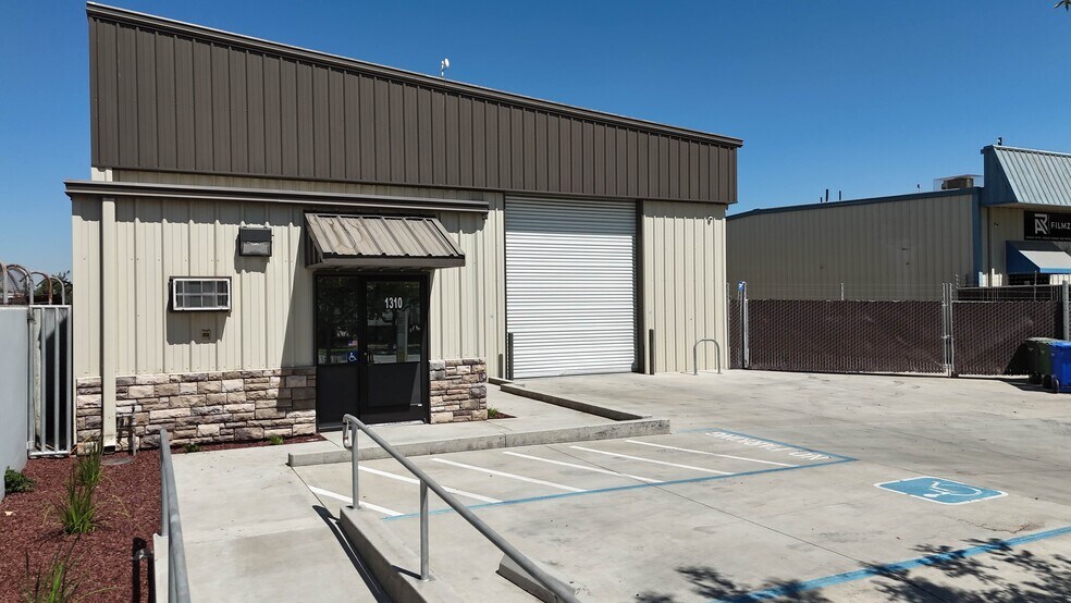 1310 Venture Ln, Turlock, CA à louer - Photo du bâtiment - Image 3 de 16