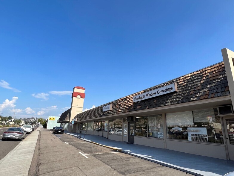 7097-7147 University Ave, La Mesa, CA à louer - Photo du bâtiment - Image 3 de 8