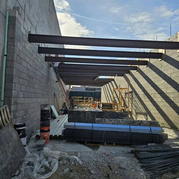 150-20 12th Rd, Flushing, NY à vendre - Photo du bâtiment - Image 3 de 9