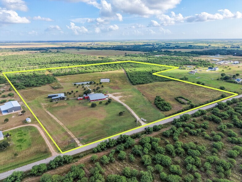 2683 Old Highway Rd, Inez, TX à vendre - Photo du bâtiment - Image 2 de 13