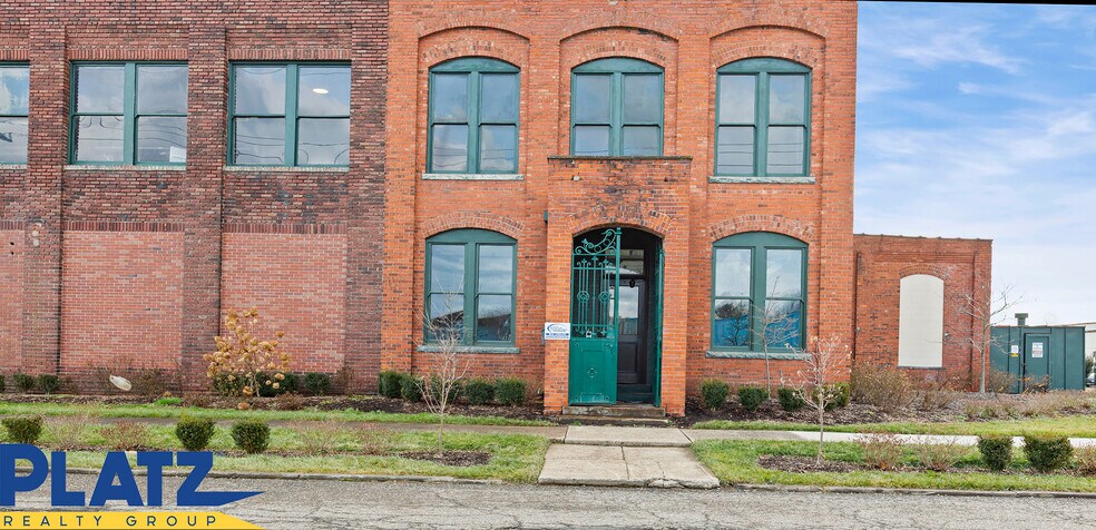 310 Dana St NE, Warren, OH for sale - Primary Photo - Image 1 of 15