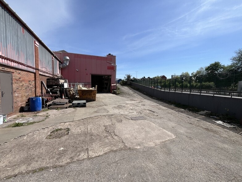 Liverpool St, Salford for lease - Building Photo - Image 3 of 3