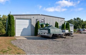 542 Anton Ct, Eagle, WI for sale - Building Photo - Image 3 of 8