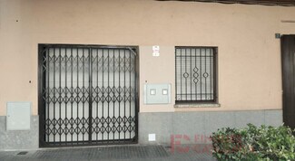 Plus de détails pour Multi-résidentiel à vendre