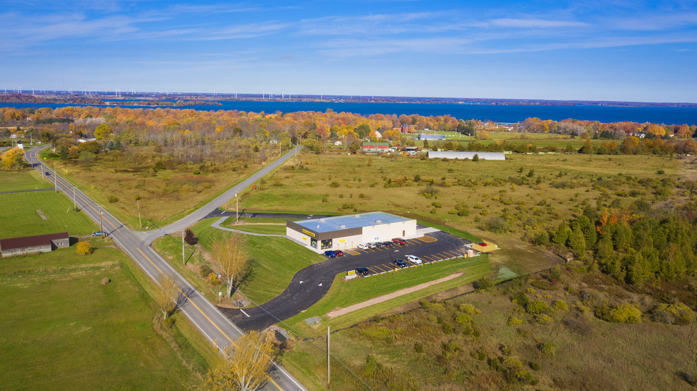 2137 James St, Cape Vincent, NY for sale - Primary Photo - Image 1 of 1