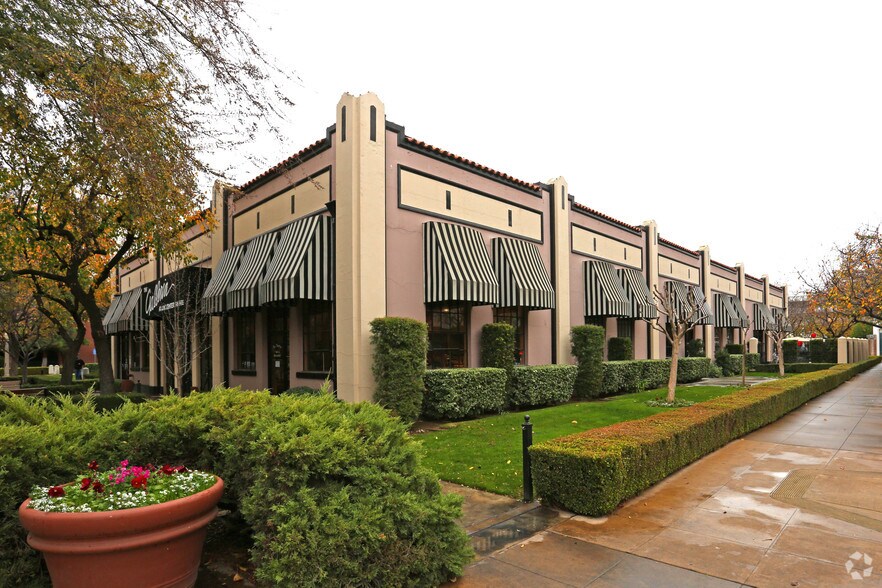 2405 Capitol St, Fresno, CA for lease - Primary Photo - Image 1 of 7