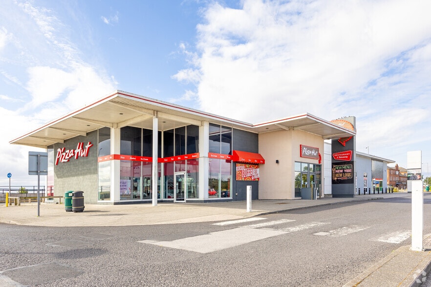 Clive Sullivan Way, Hull for lease - Primary Photo - Image 1 of 3