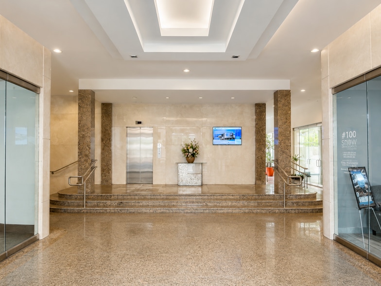 15840 Ventura Blvd, Encino, CA for lease - Building Photo - Image 2 of 8