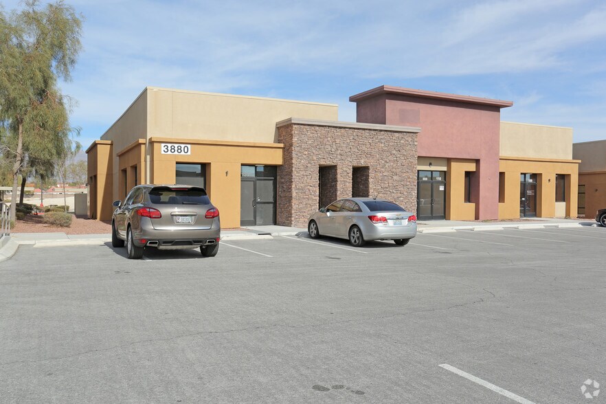 3880 W Ann Rd, North Las Vegas, NV à louer - Photo du bâtiment - Image 2 de 6