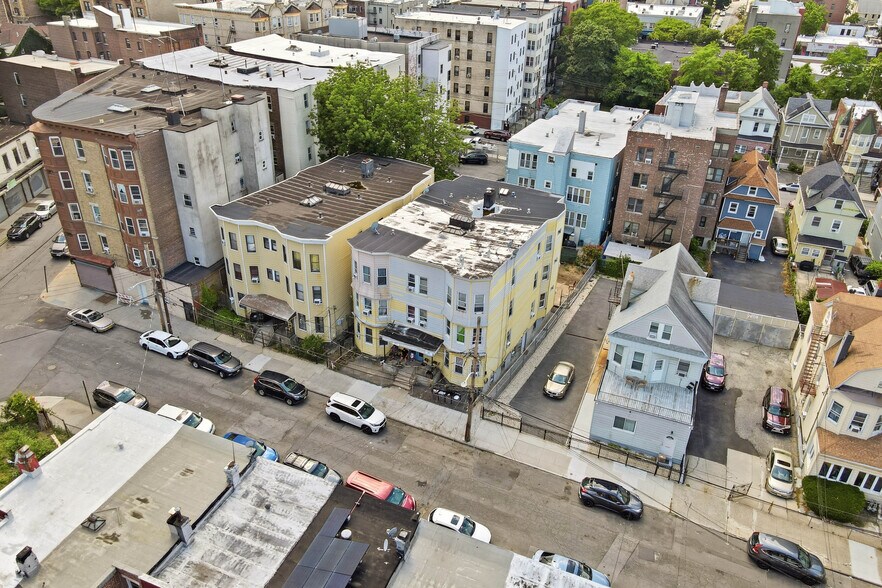 25 Saratoga Ave, Yonkers, NY à vendre - Photo du bâtiment - Image 2 de 47