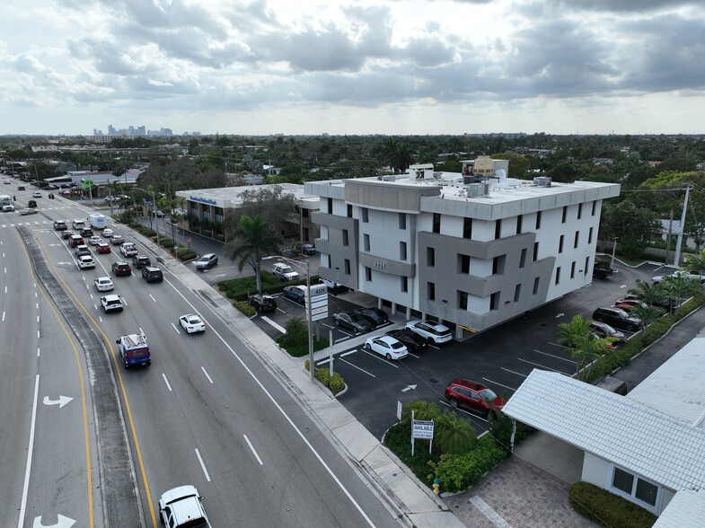 4331 N Federal Hwy, Fort Lauderdale, FL à louer - Photo du b timent - Image 1 de 2