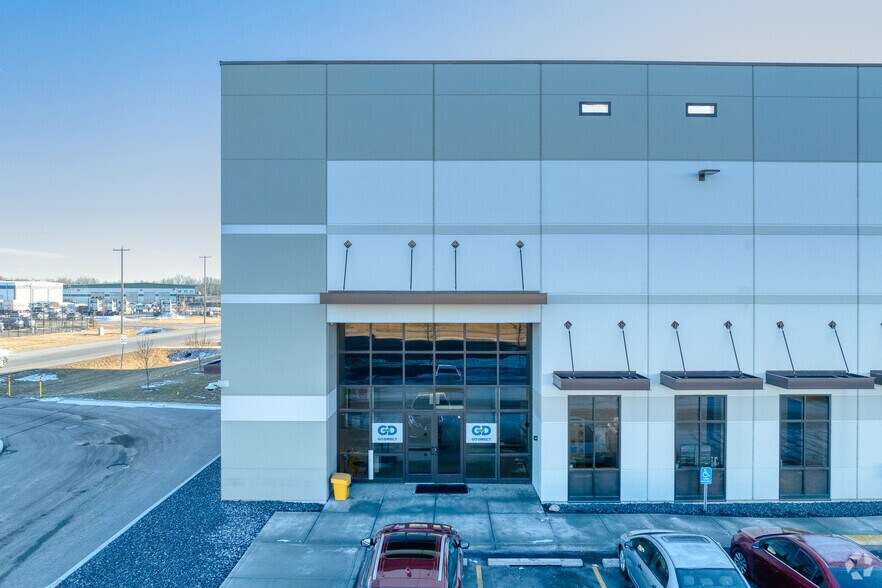 149 High Plains Pl, Rocky View C, AB à louer - Photo du bâtiment - Image 3 de 6