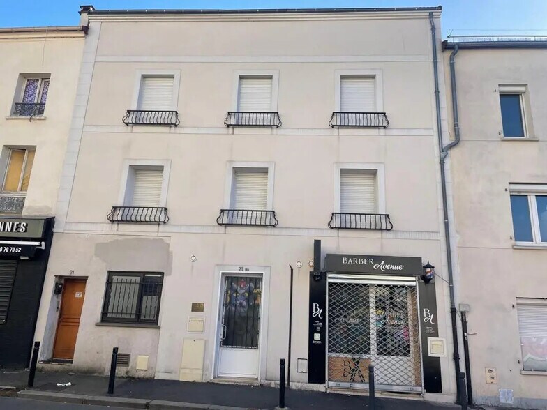 Office in Montreuil for lease - Building Photo - Image 1 of 5