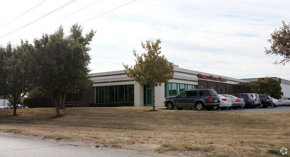 5949 W Raymond St, Indianapolis, IN à vendre - Photo du bâtiment - Image 3 de 11