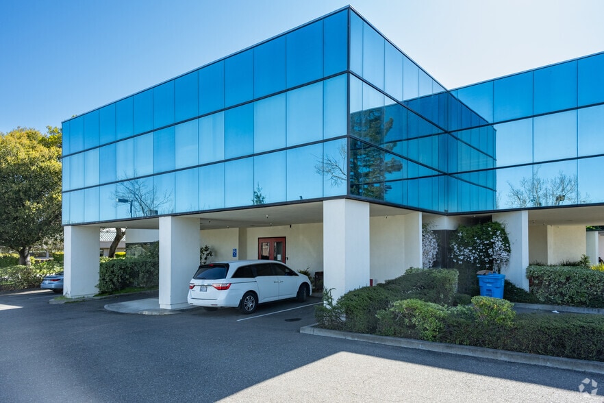 191 Lynch Creek Way, Petaluma, CA for lease - Building Photo - Image 1 of 9