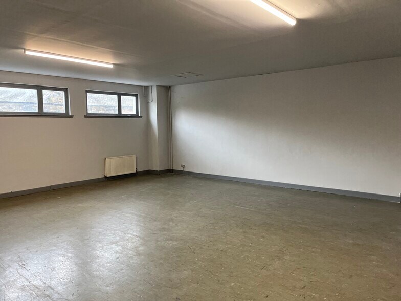 5-7 Sang Pl, Kirkcaldy à louer - Photo du bâtiment - Image 3 de 6