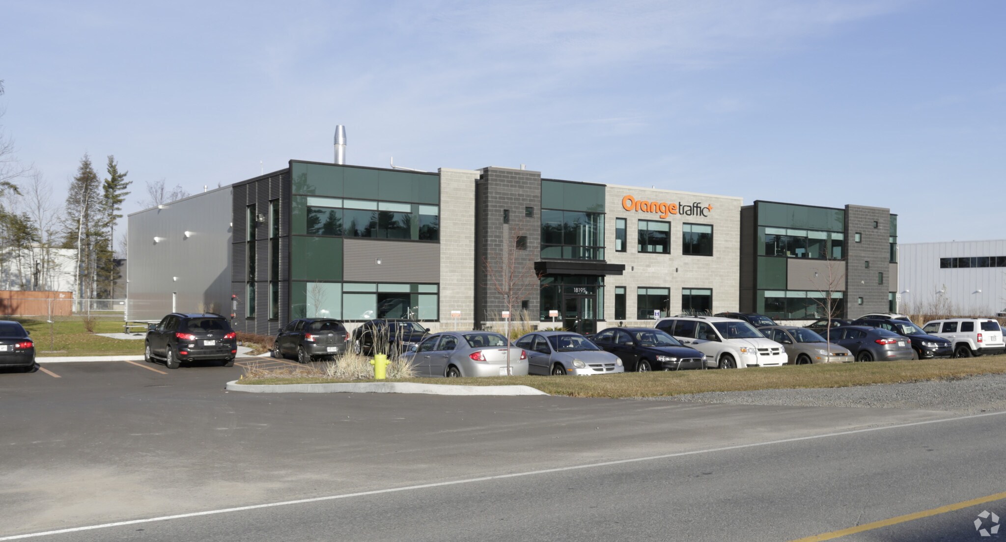 18195 Rue J.-A.-Bombardier, Mirabel, QC à vendre Photo principale- Image 1 de 1