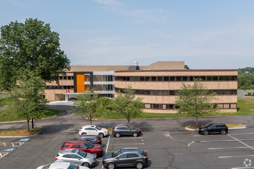 4 Crosby Dr, Bedford, MA for lease - Building Photo - Image 2 of 31