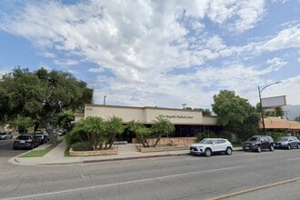 2121 W Magnolia Blvd, Burbank, CA for lease Building Photo- Image 1 of 11