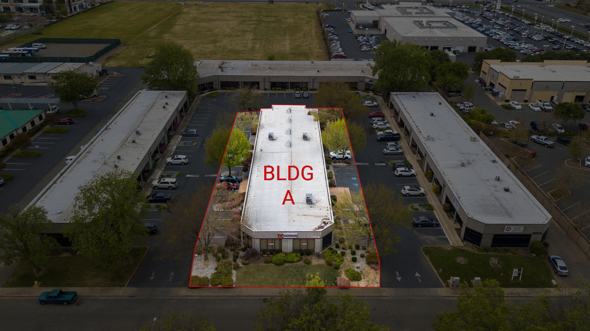 990 Klamath Ln, Yuba City, CA for lease Primary Photo- Image 1 of 7