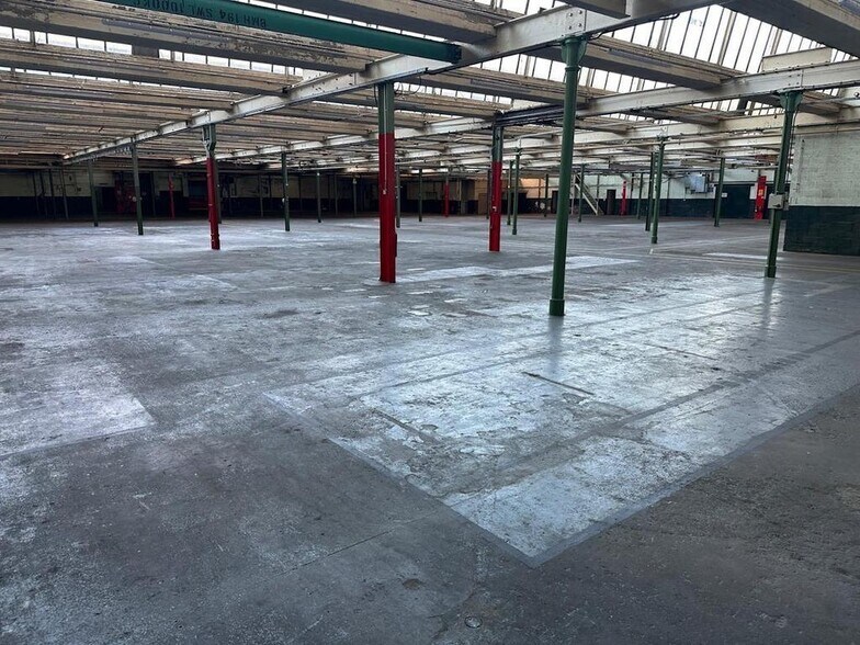 Whitworth Rd, Rochdale à louer - Photo du bâtiment - Image 2 de 9