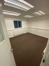 Heads Of The Valley, Rhymney for lease Interior Photo- Image 2 of 2