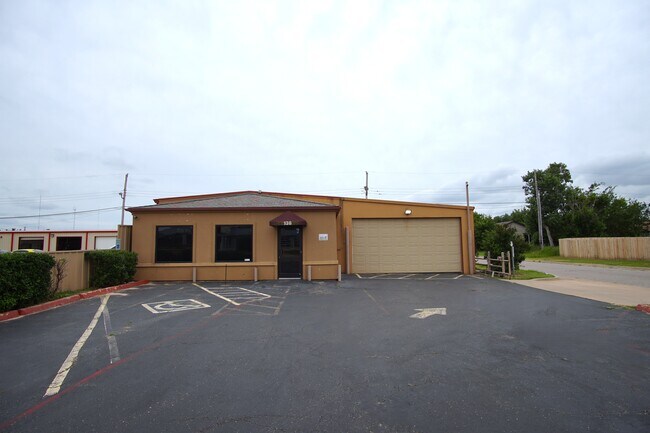 Plus de détails pour 136 NW 122nd St, Oklahoma City, OK - Industriel à louer