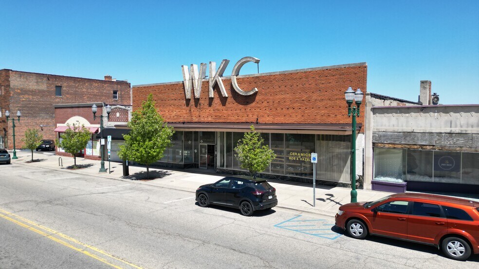 108 N Saginaw St, Pontiac, MI for lease - Building Photo - Image 2 of 13