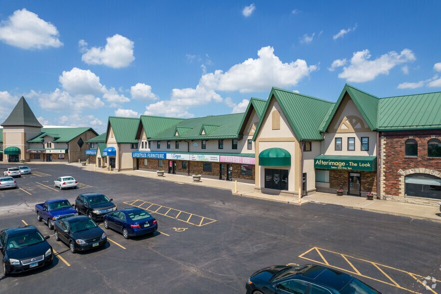 4711 N Brady St, Davenport, IA à louer - Photo du bâtiment - Image 2 de 8