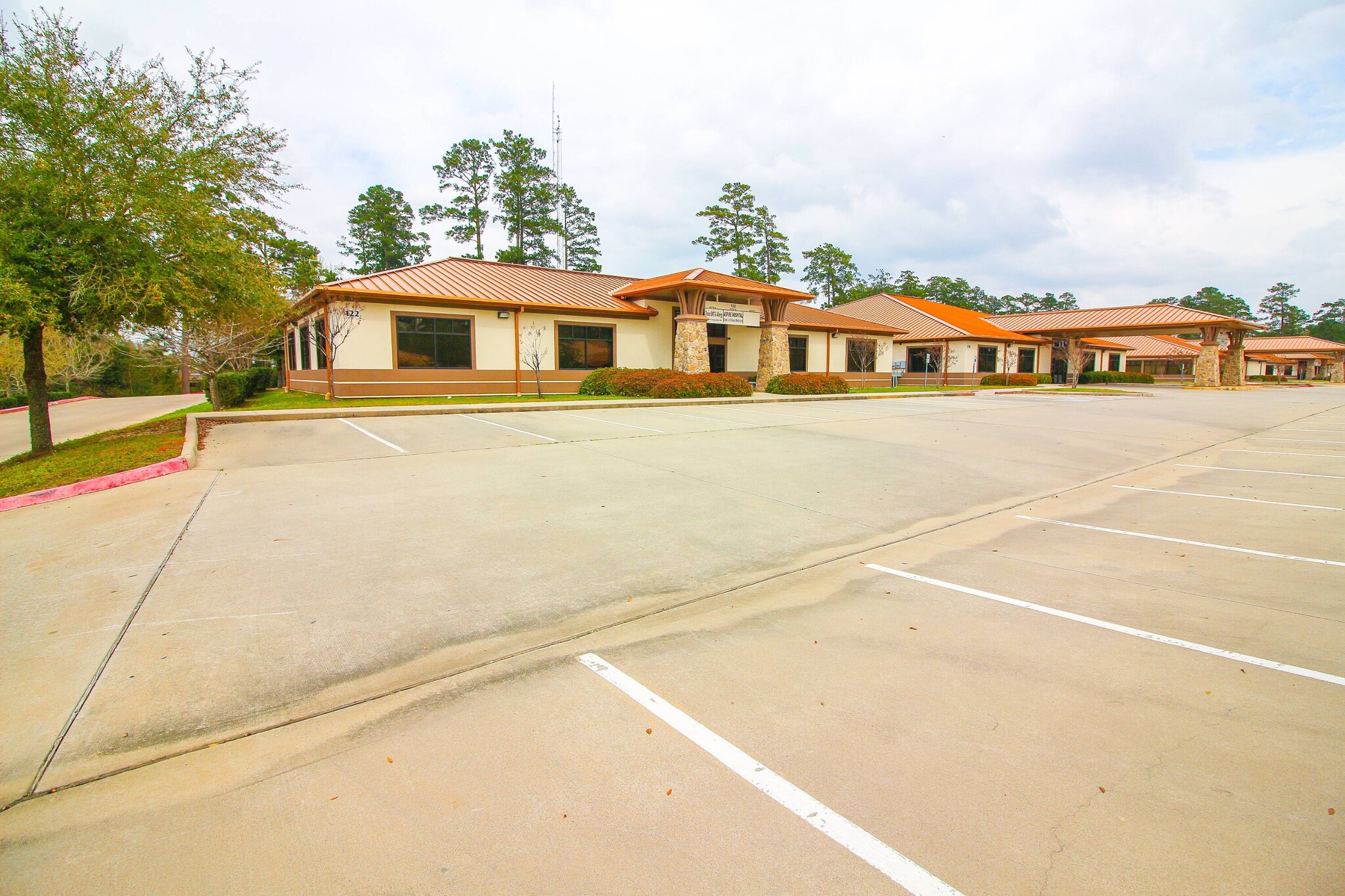103 Medical Park Ln, Huntsville, TX for lease Primary Photo- Image 1 of 8