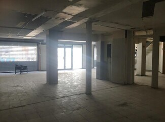 Plus de détails pour Multi-résidentiel à vendre