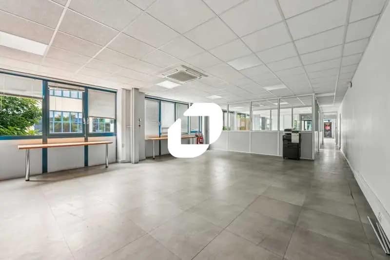 32 Avenue Des Pépiniéres, Fresnes for lease - Building Photo - Image 1 of 17