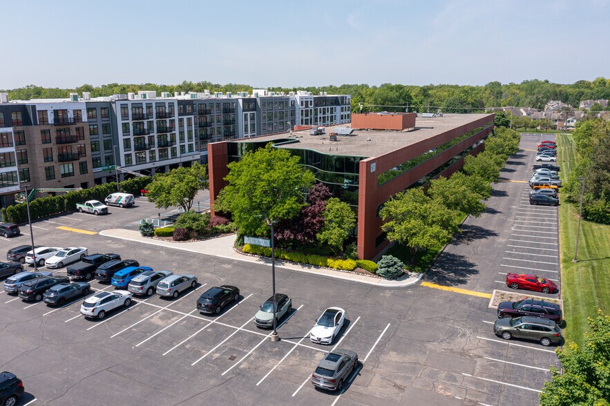 6960 Orchard Lake Rd, West Bloomfield, MI à louer - Photo du bâtiment - Image 3 de 12