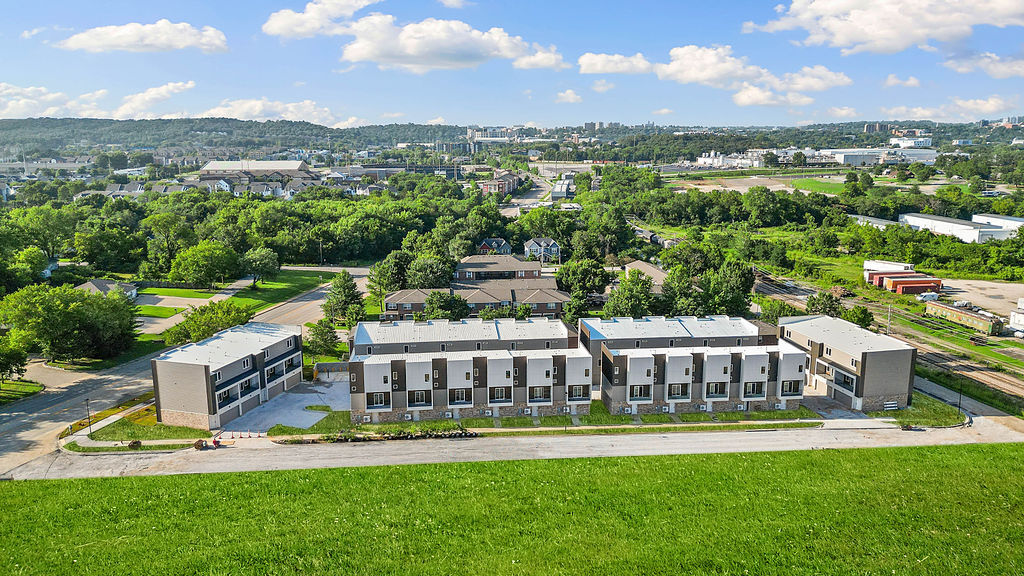 1982 S Razorback Rd, Fayetteville, AR for sale Building Photo- Image 1 of 34