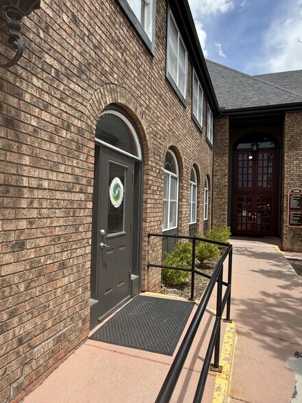 1100 N San Francisco St, Flagstaff, AZ à louer - Photo du bâtiment - Image 3 de 3