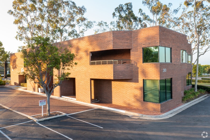 280 Newport Center Dr, Newport Beach, CA for lease - Primary Photo - Image 3 of 9