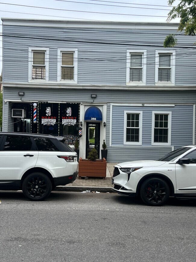 More details for 356 Riverdale Ave, Yonkers, NY - Retail for Sale