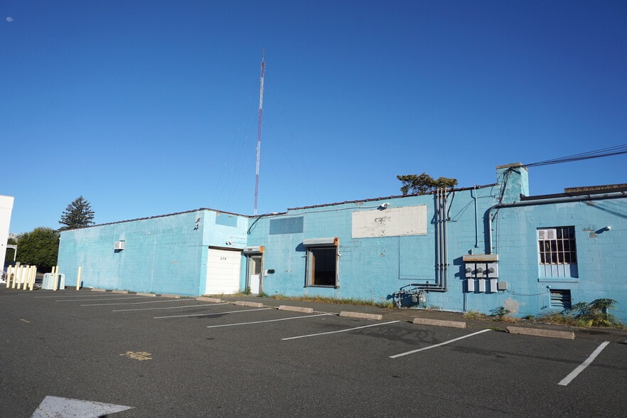 379 Shippan Ave, Stamford, CT for lease - Building Photo - Image 3 of 9